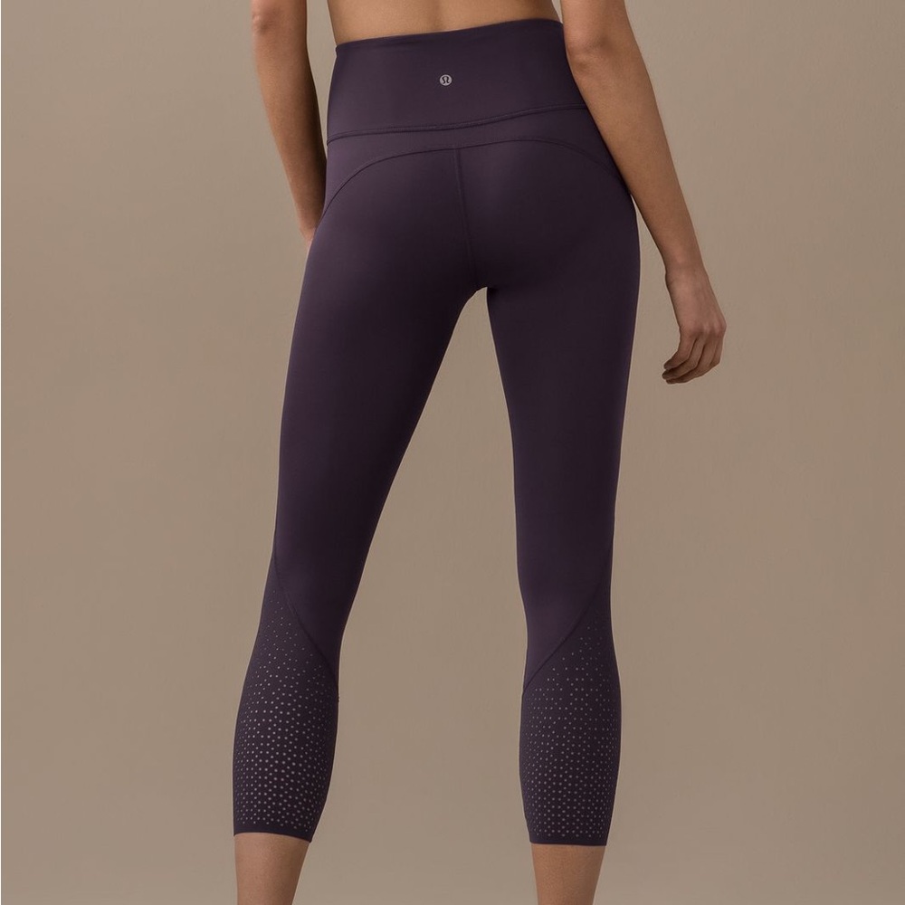 Lululemon Anew Legging, size 6. - Picture 5 of 5